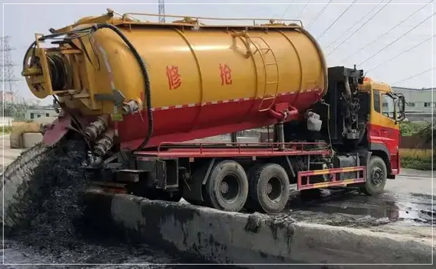 宣化区污水池清理